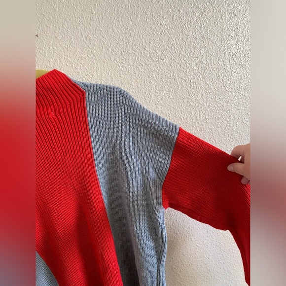 Liz Claiborne Red and Grey Striped Sweater NWT🌴 - Picture 4 of 7